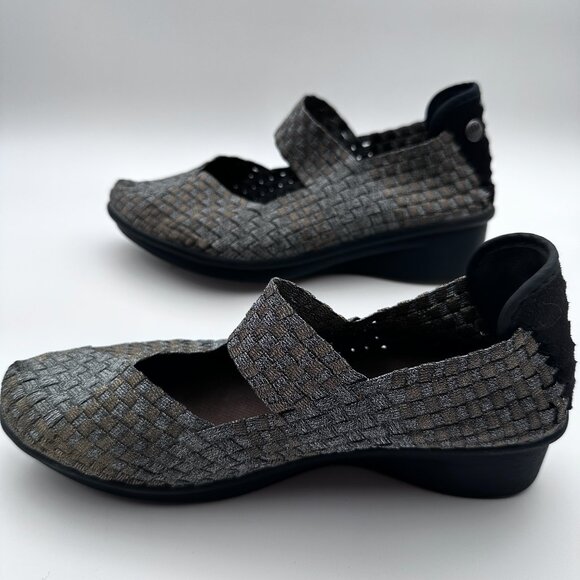 Bernie Mev Women’s Criss Cross Metallic Mary Jane Wedges Shoes Gold Size 7.5 - Picture 4 of 8